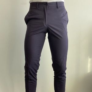 Mens cropped suit pant.